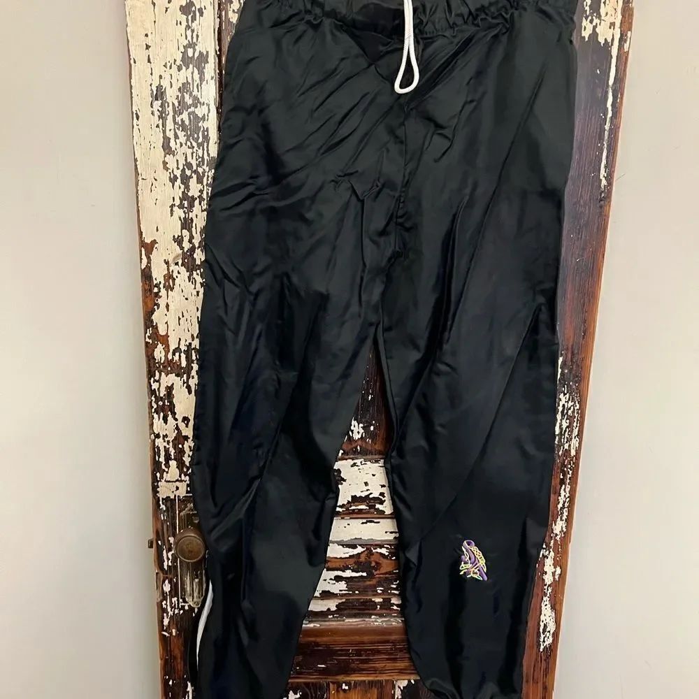 Men’s vintage Rennoc Nylon black track pants. Size Small